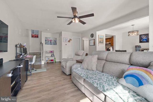 3602 FENWICK LN, Mount Laurel, NJ 08054