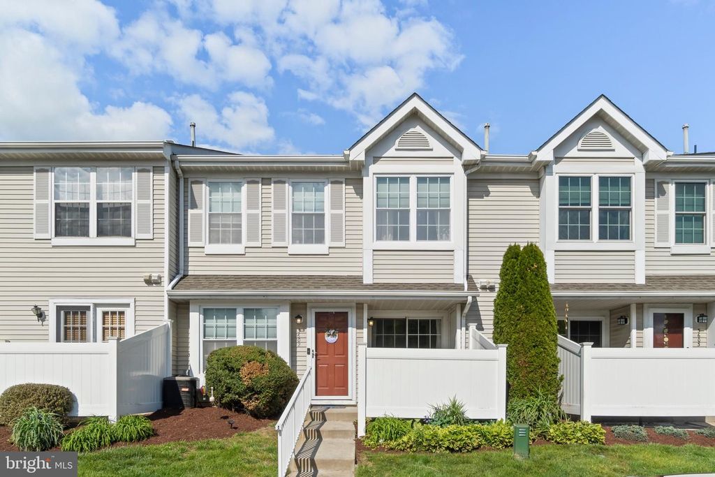 3602 FENWICK LN, Mount Laurel, NJ 08054