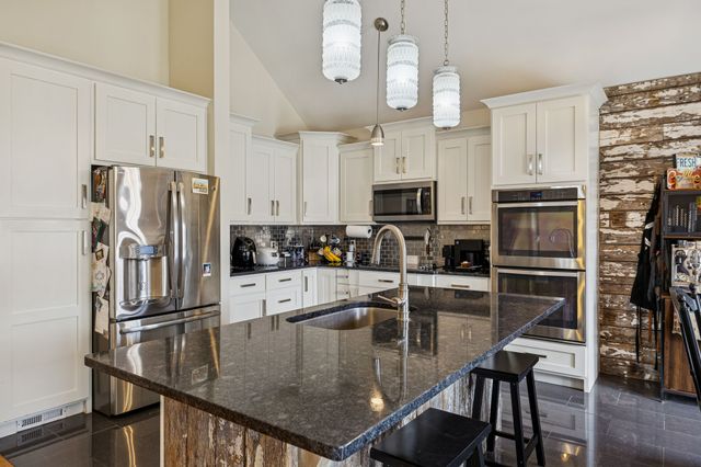 2017 Hollowfield Ln, Greenbrier, TN 37073