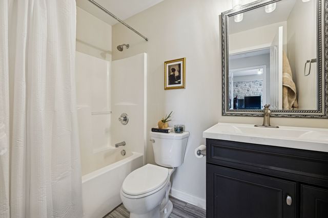 2017 Hollowfield Ln, Greenbrier, TN 37073