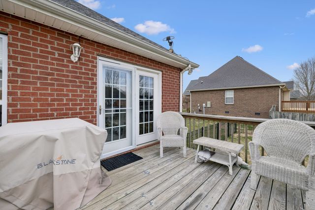 2017 Hollowfield Ln, Greenbrier, TN 37073