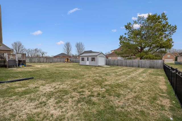 2017 Hollowfield Ln, Greenbrier, TN 37073