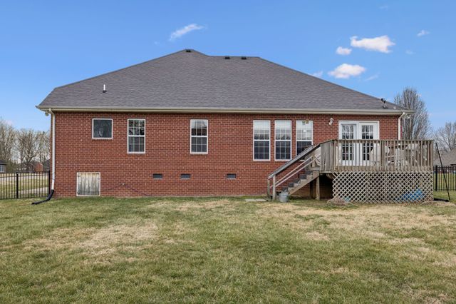 2017 Hollowfield Ln, Greenbrier, TN 37073