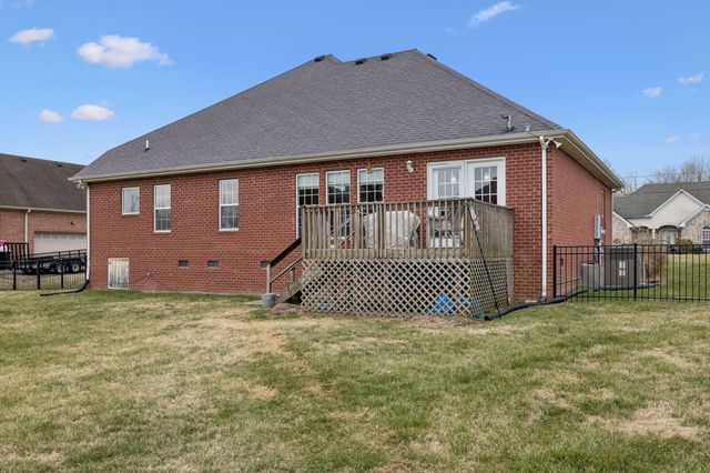 2017 Hollowfield Ln, Greenbrier, TN 37073