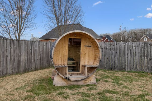 2017 Hollowfield Ln, Greenbrier, TN 37073