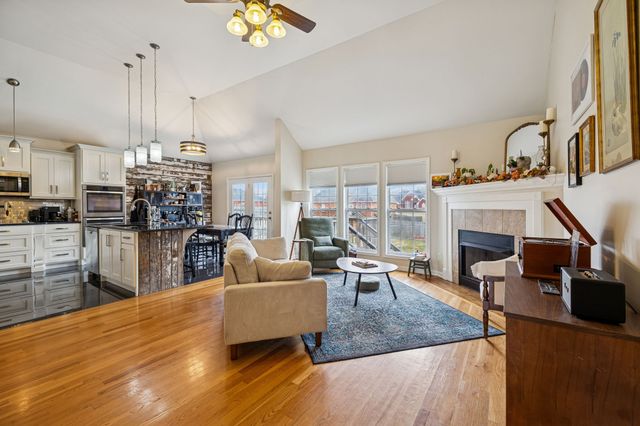 2017 Hollowfield Ln, Greenbrier, TN 37073