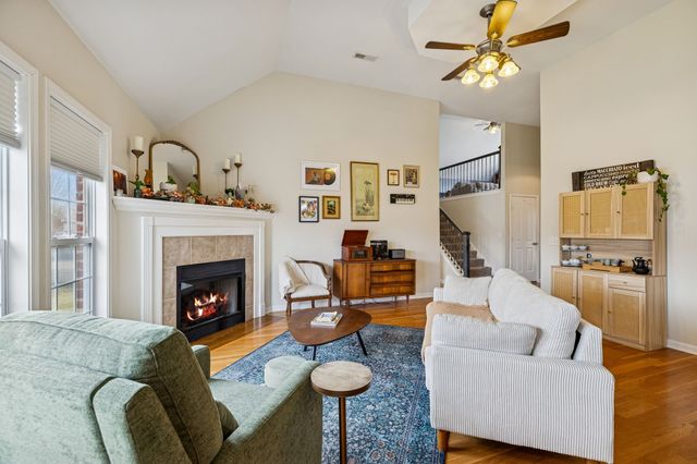 2017 Hollowfield Ln, Greenbrier, TN 37073