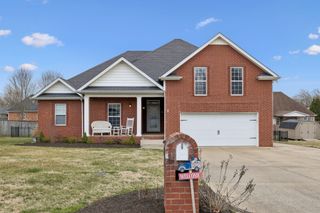 2017 Hollowfield Ln, Greenbrier, TN 37073