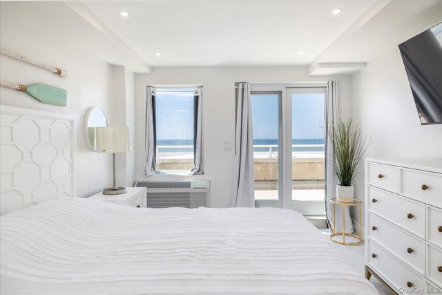 450 W Broadway 3F, Long Beach, NY 11561