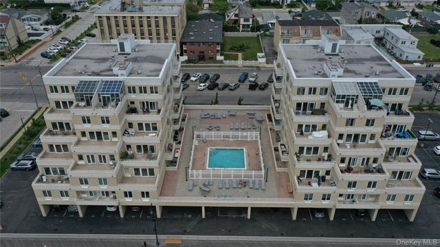 450 W Broadway 3F, Long Beach, NY 11561