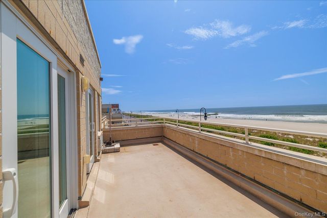 450 W Broadway 3F, Long Beach, NY 11561