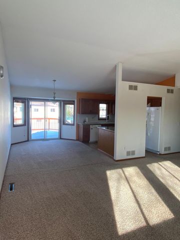 13712 Yosemite Avenue S, Savage, MN 55378