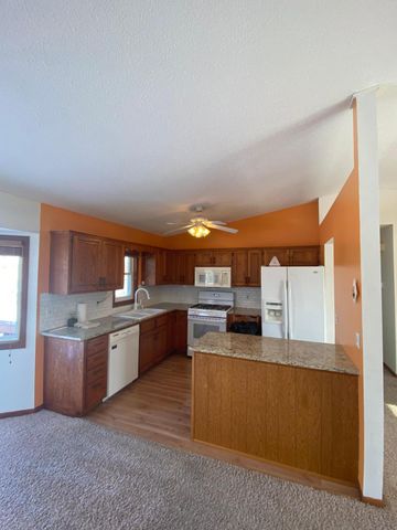 13712 Yosemite Avenue S, Savage, MN 55378