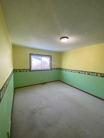 13712 Yosemite Avenue S, Savage, MN 55378