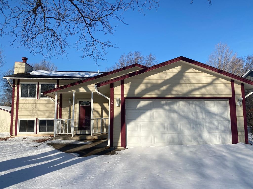 13712 Yosemite Avenue S, Savage, MN 55378