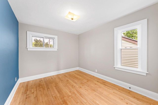 6820 W Hayes AVENUE, West Allis, WI 53219