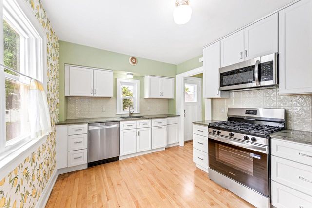 6820 W Hayes AVENUE, West Allis, WI 53219