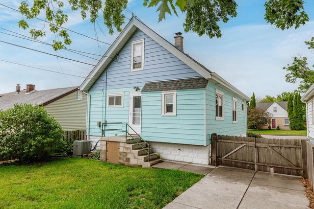 6820 W Hayes AVENUE, West Allis, WI 53219