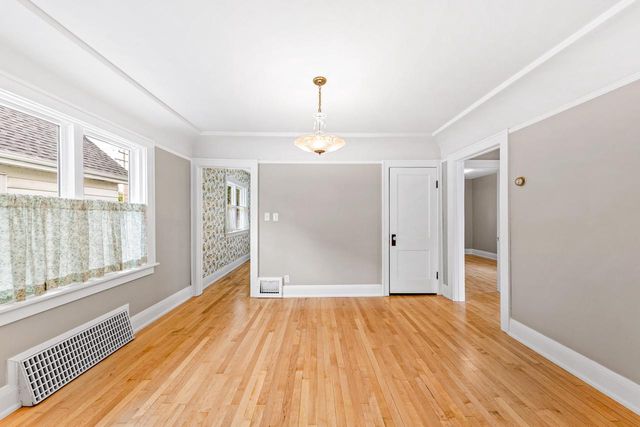 6820 W Hayes AVENUE, West Allis, WI 53219