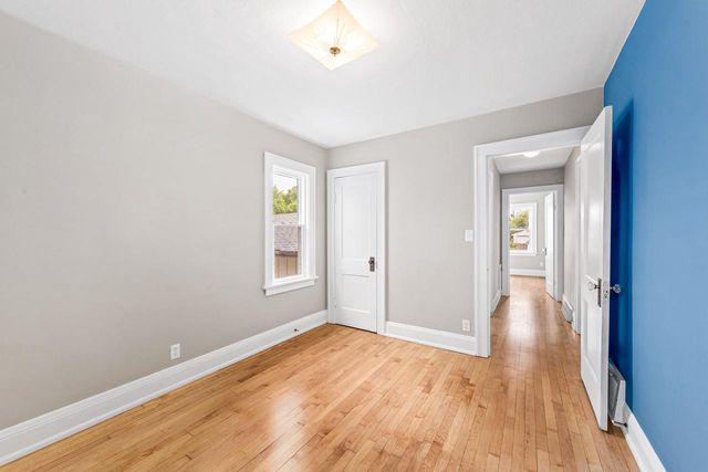 6820 W Hayes AVENUE, West Allis, WI 53219