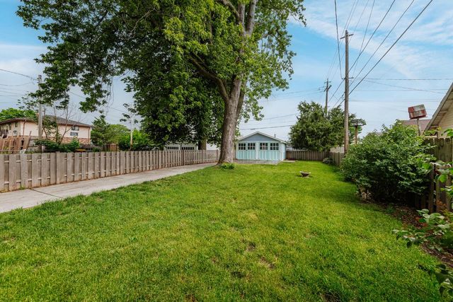 6820 W Hayes AVENUE, West Allis, WI 53219