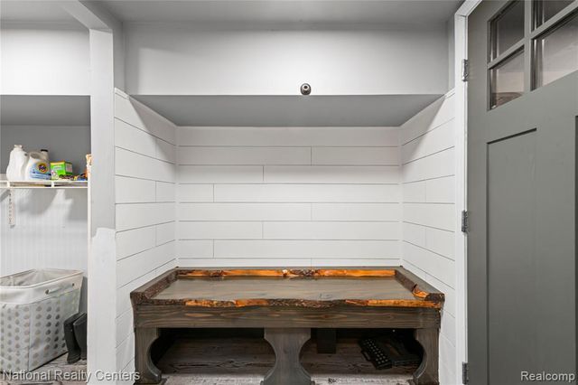 1481 Lochaven Road, Waterford, MI 48327