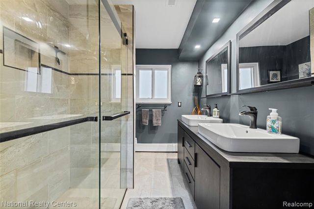 1481 Lochaven Road, Waterford, MI 48327