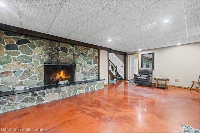 1481 Lochaven Road, Waterford, MI 48327