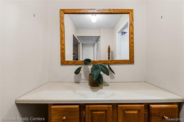 1481 Lochaven Road, Waterford, MI 48327