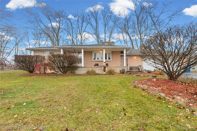 1481 Lochaven Road, Waterford, MI 48327