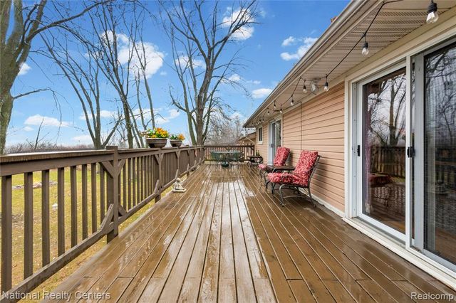 1481 Lochaven Road, Waterford, MI 48327