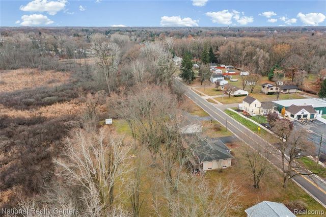 1481 Lochaven Road, Waterford, MI 48327