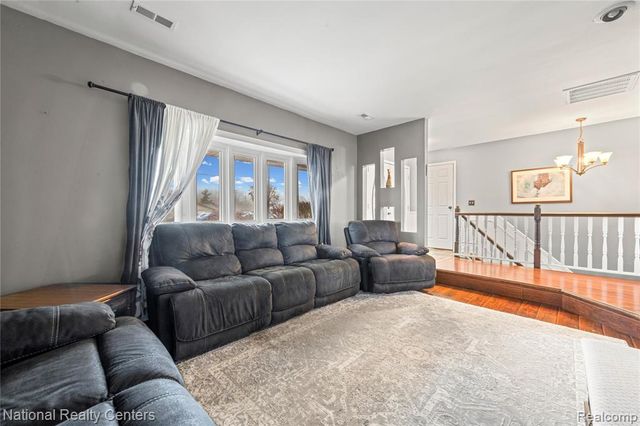 1481 Lochaven Road, Waterford, MI 48327