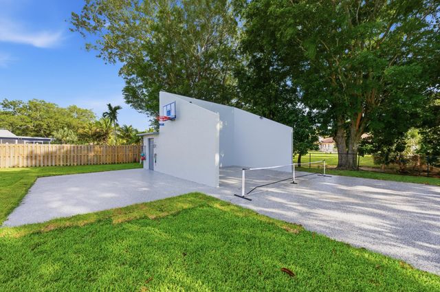 8492 NW 15th Court, Coral Springs, FL 33071