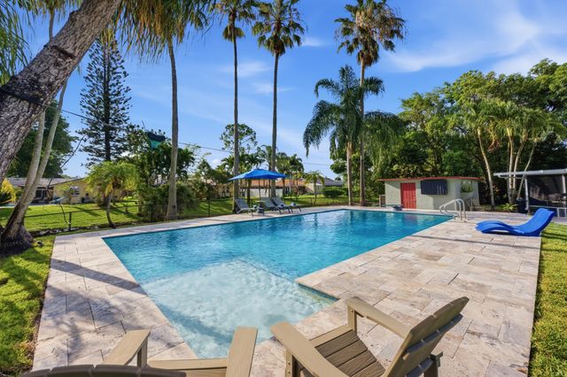 8492 NW 15th Court, Coral Springs, FL 33071