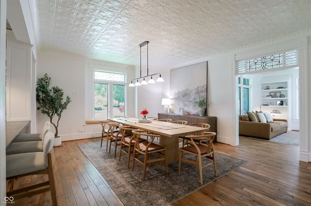 420 W Pine Street, Zionsville, IN 46077