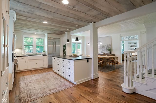 420 W Pine Street, Zionsville, IN 46077