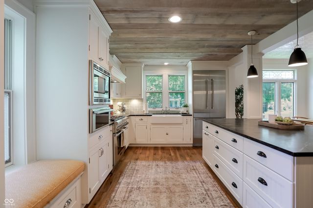 420 W Pine Street, Zionsville, IN 46077
