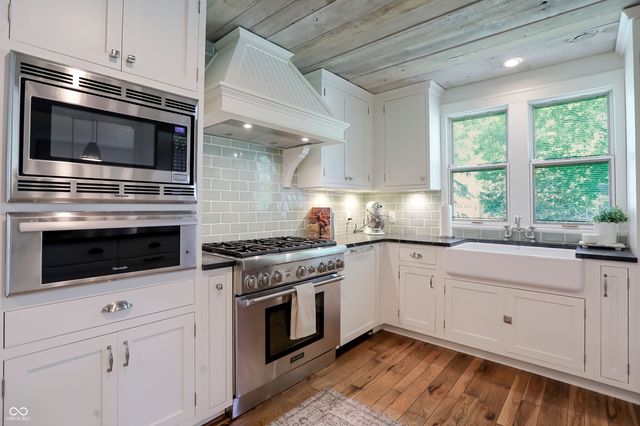 420 W Pine Street, Zionsville, IN 46077