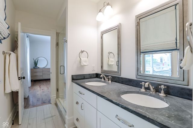 420 W Pine Street, Zionsville, IN 46077