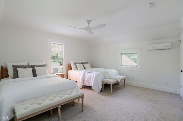 420 W Pine Street, Zionsville, IN 46077