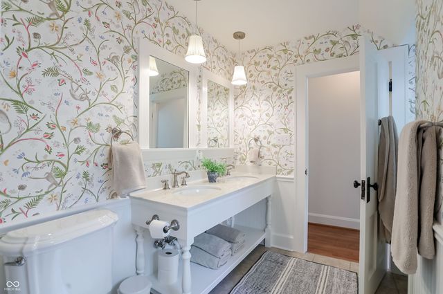 420 W Pine Street, Zionsville, IN 46077