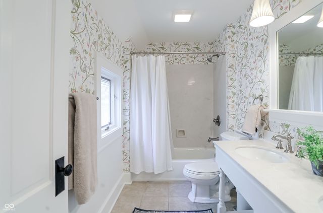 420 W Pine Street, Zionsville, IN 46077
