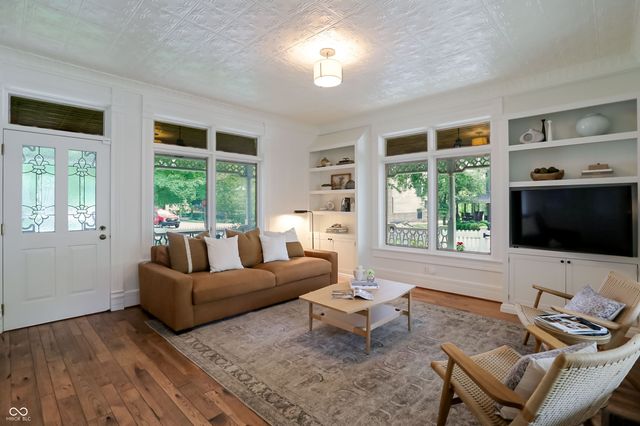 420 W Pine Street, Zionsville, IN 46077