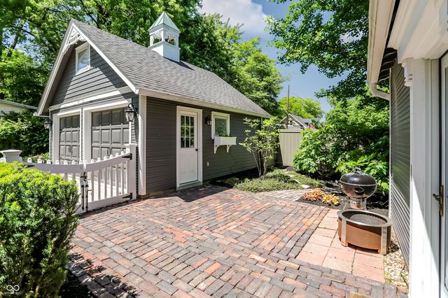 420 W Pine Street, Zionsville, IN 46077