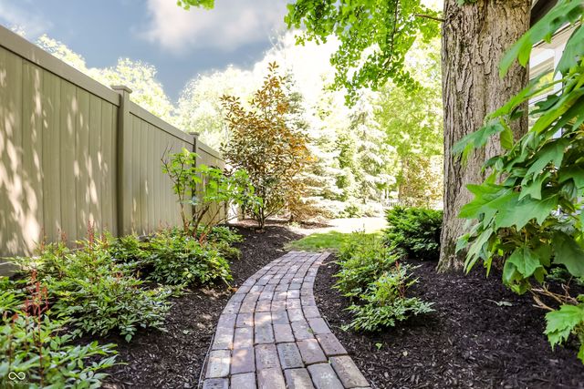 420 W Pine Street, Zionsville, IN 46077
