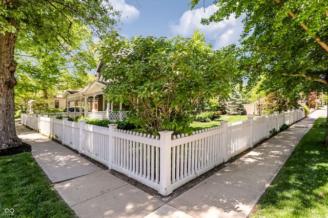 420 W Pine Street, Zionsville, IN 46077