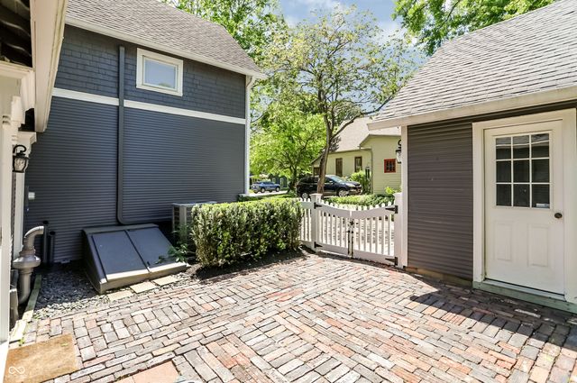 420 W Pine Street, Zionsville, IN 46077