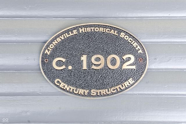 420 W Pine Street, Zionsville, IN 46077