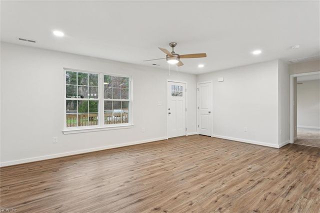 5738 Hickory Fork RD, Gloucester, VA 23061